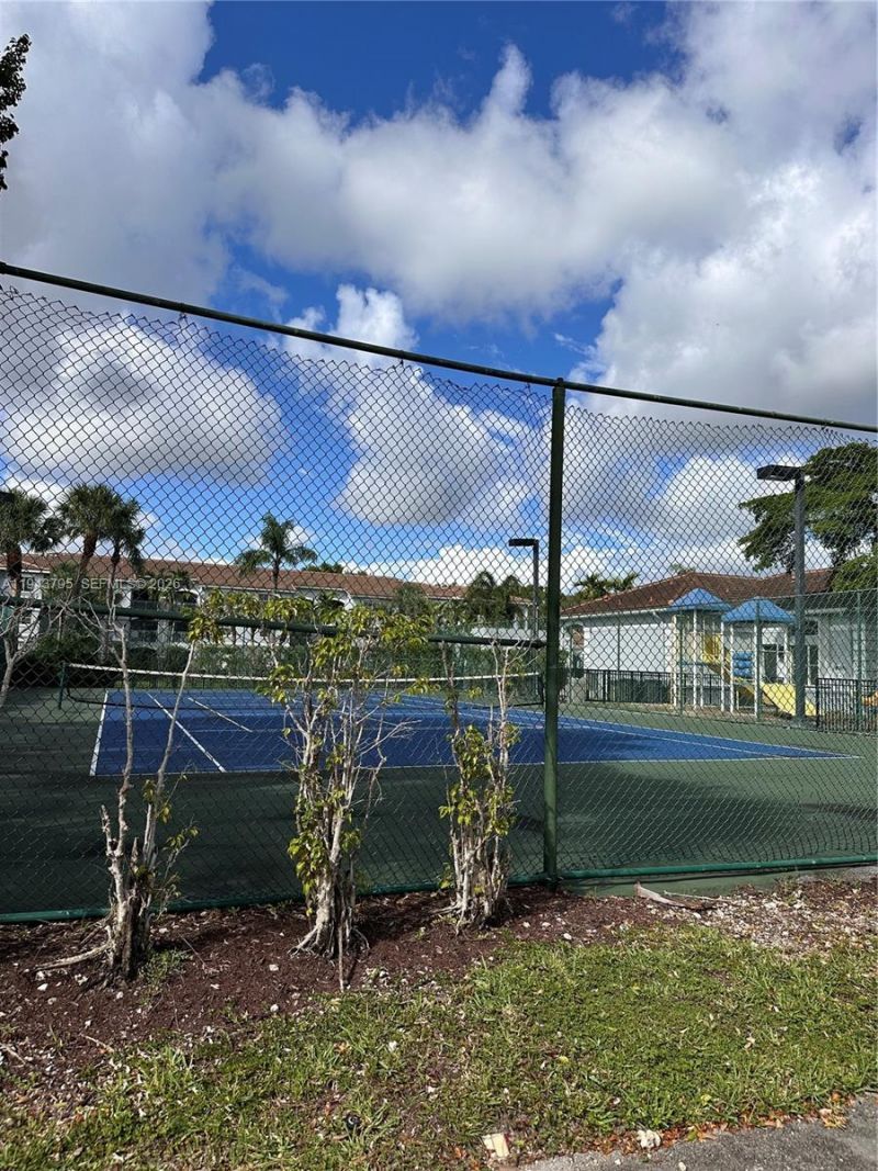 9640 NW 2nd St, Unit 5-306, Pembroke Pines, FL 33024 Photo