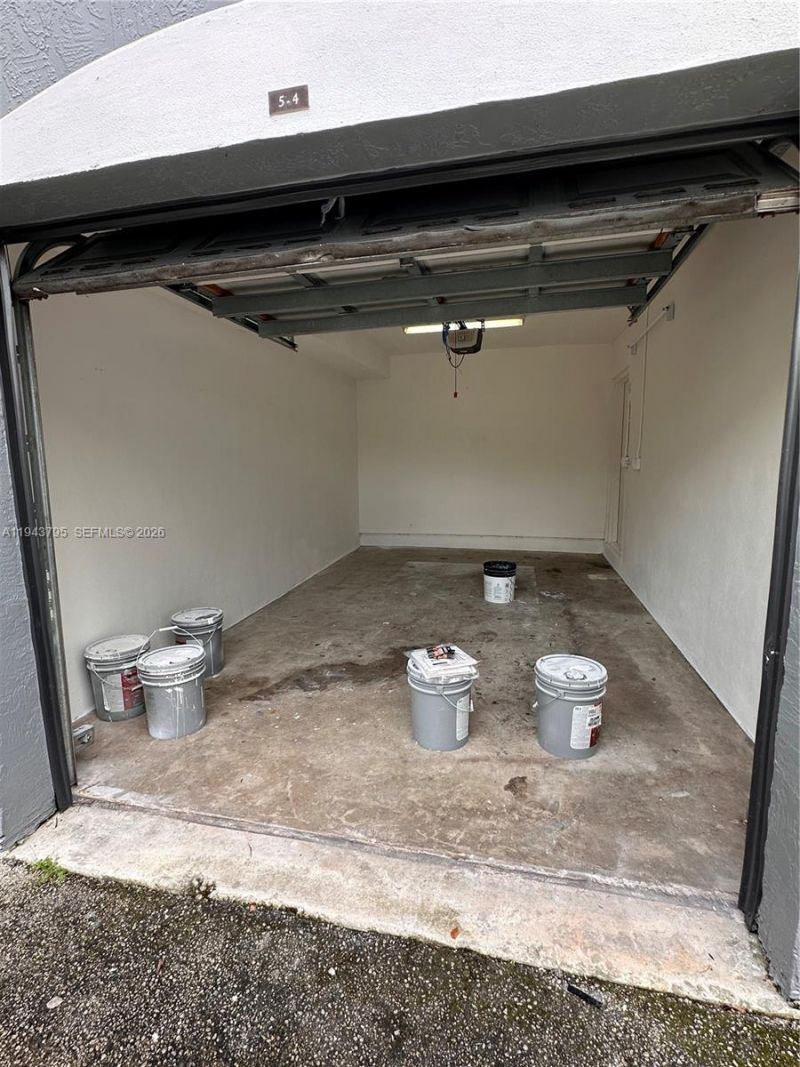 9640 NW 2nd St, Unit 5-306, Pembroke Pines, FL 33024 Photo