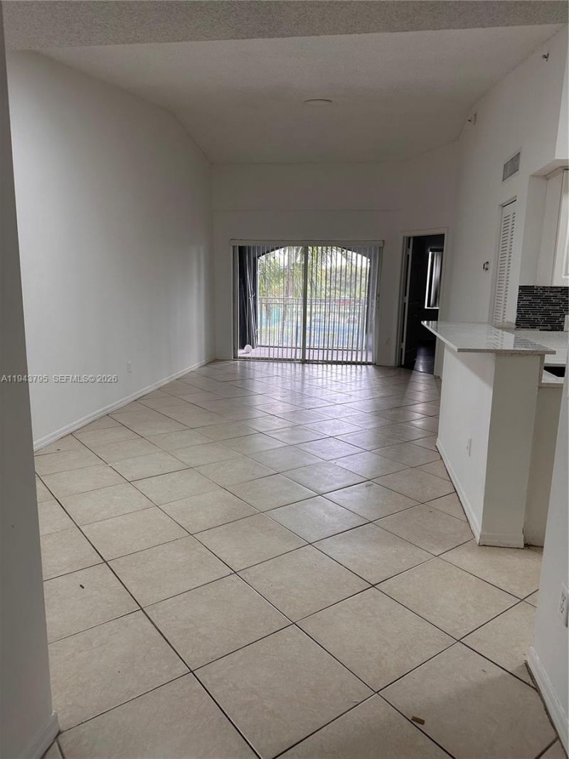 9640 NW 2nd St, Unit 5-306, Pembroke Pines, FL 33024 Photo