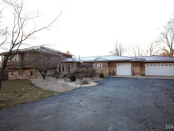 2415 Zent Drive, Vandalia, IL 62471