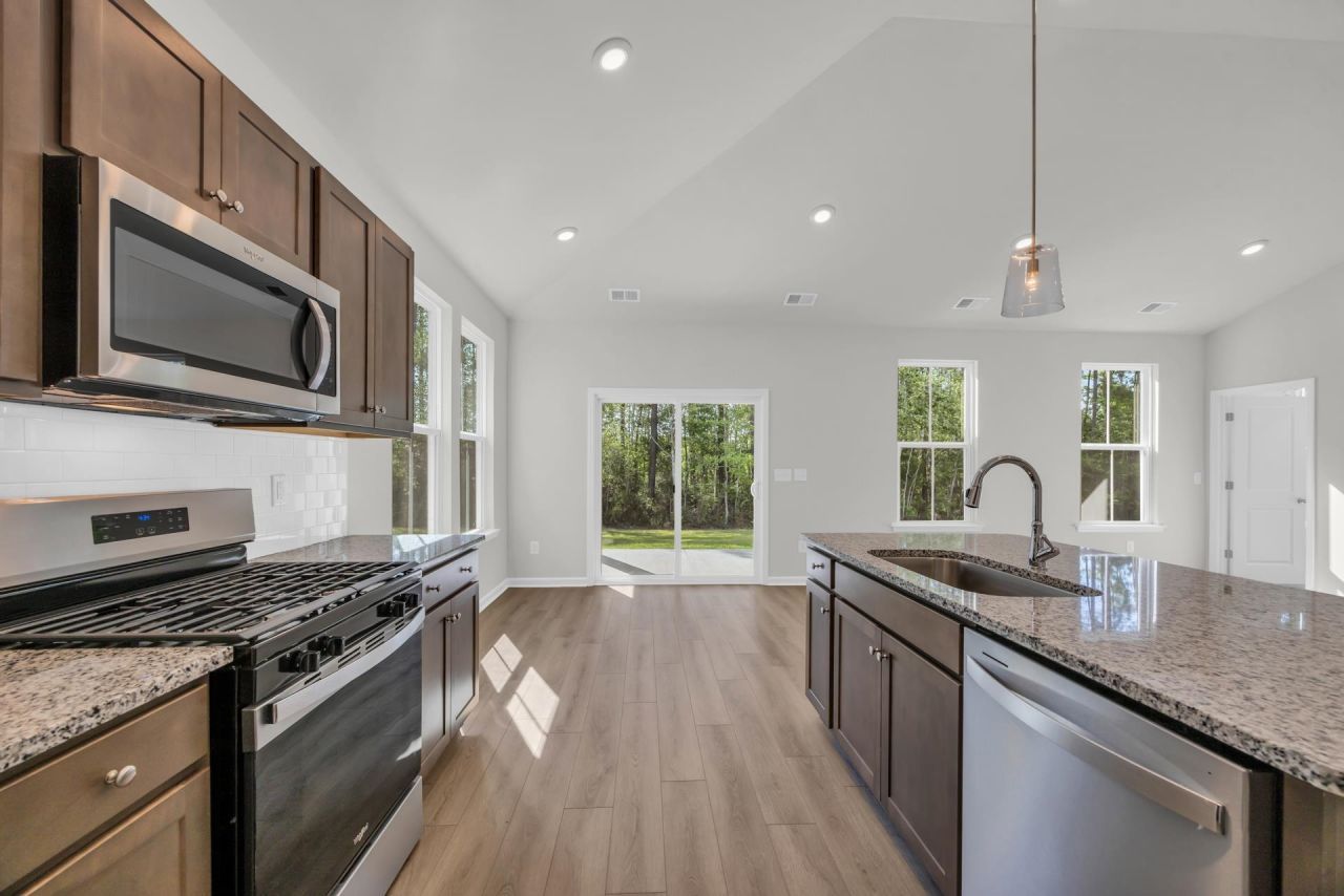 743 Sun Colony Blvd. Photo 10