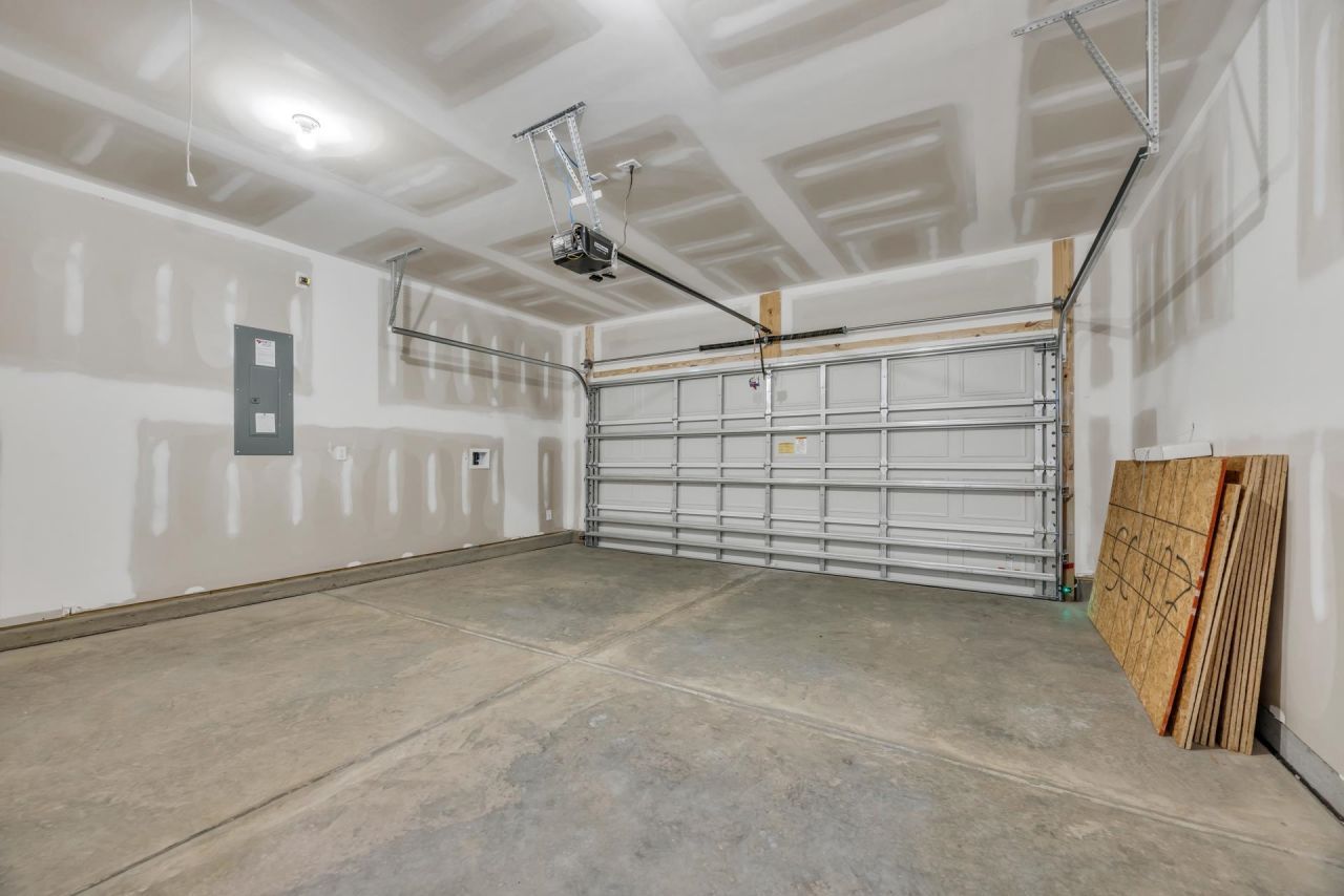 743 Sun Colony Blvd. Photo 18