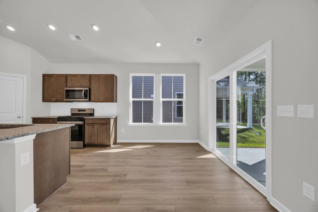 743 Sun Colony Blvd. Photo 8