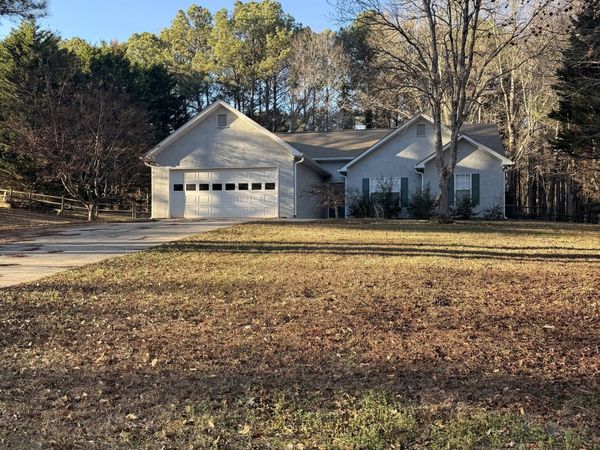 20 Golden Court, Sharpsburg, GA 30277