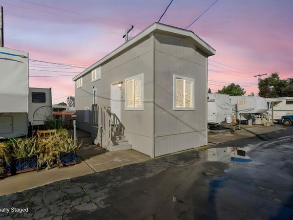 1651 S Cherokee Ln #4, Lodi, CA 95240