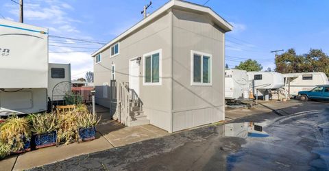 1651 S Cherokee Ln #4, Lodi, CA 95240 Photo