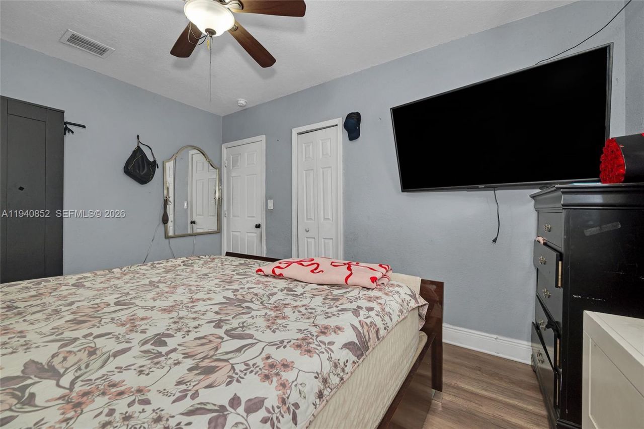 1401 NW 44th St, Miami, FL 33142 Photo