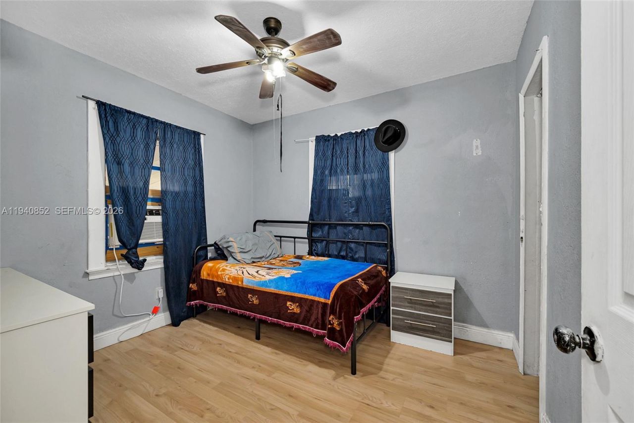 1401 NW 44th St, Miami, FL 33142 Photo