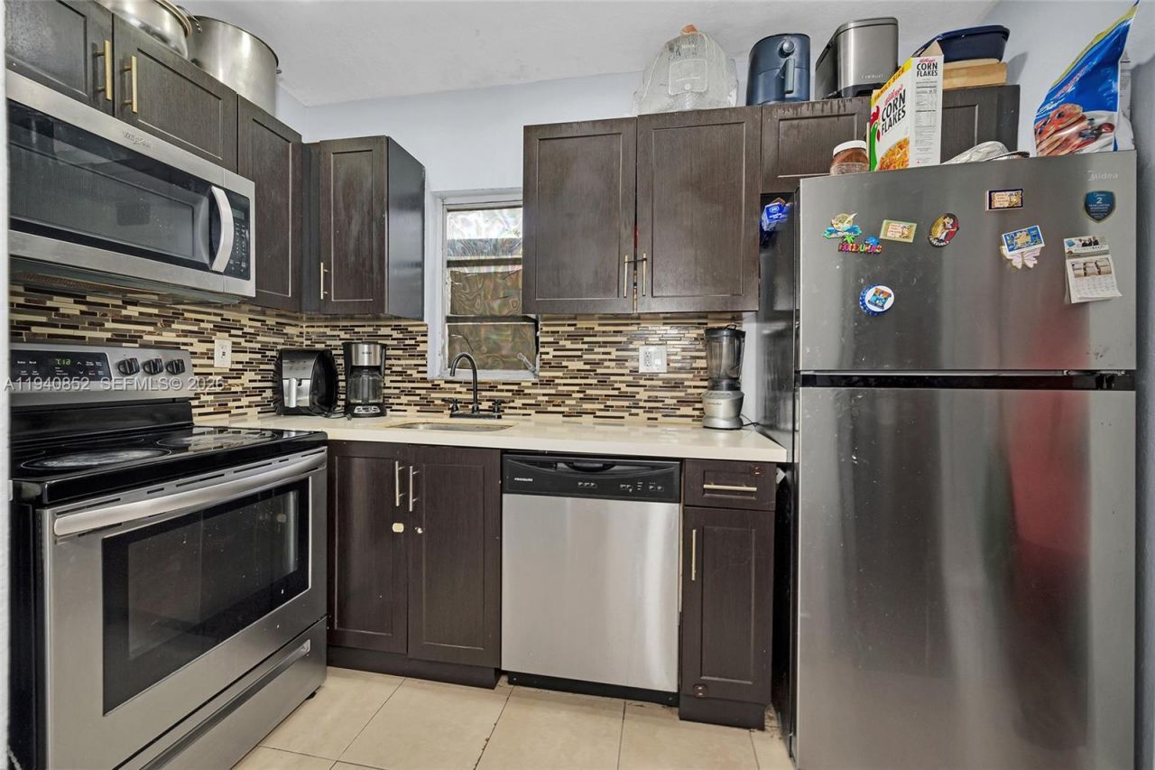 1401 NW 44th St, Miami, FL 33142 Photo