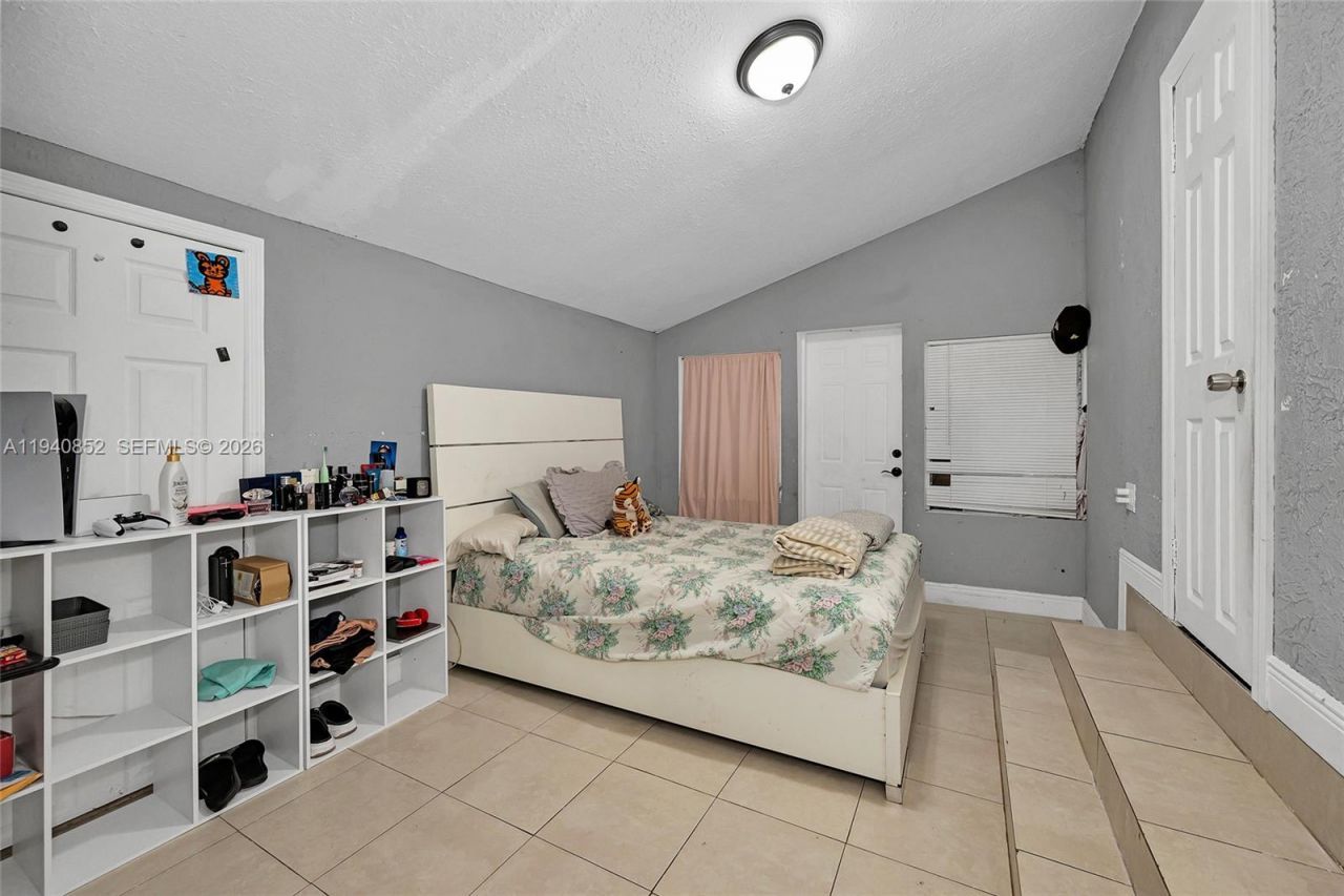 1401 NW 44th St, Miami, FL 33142 Photo