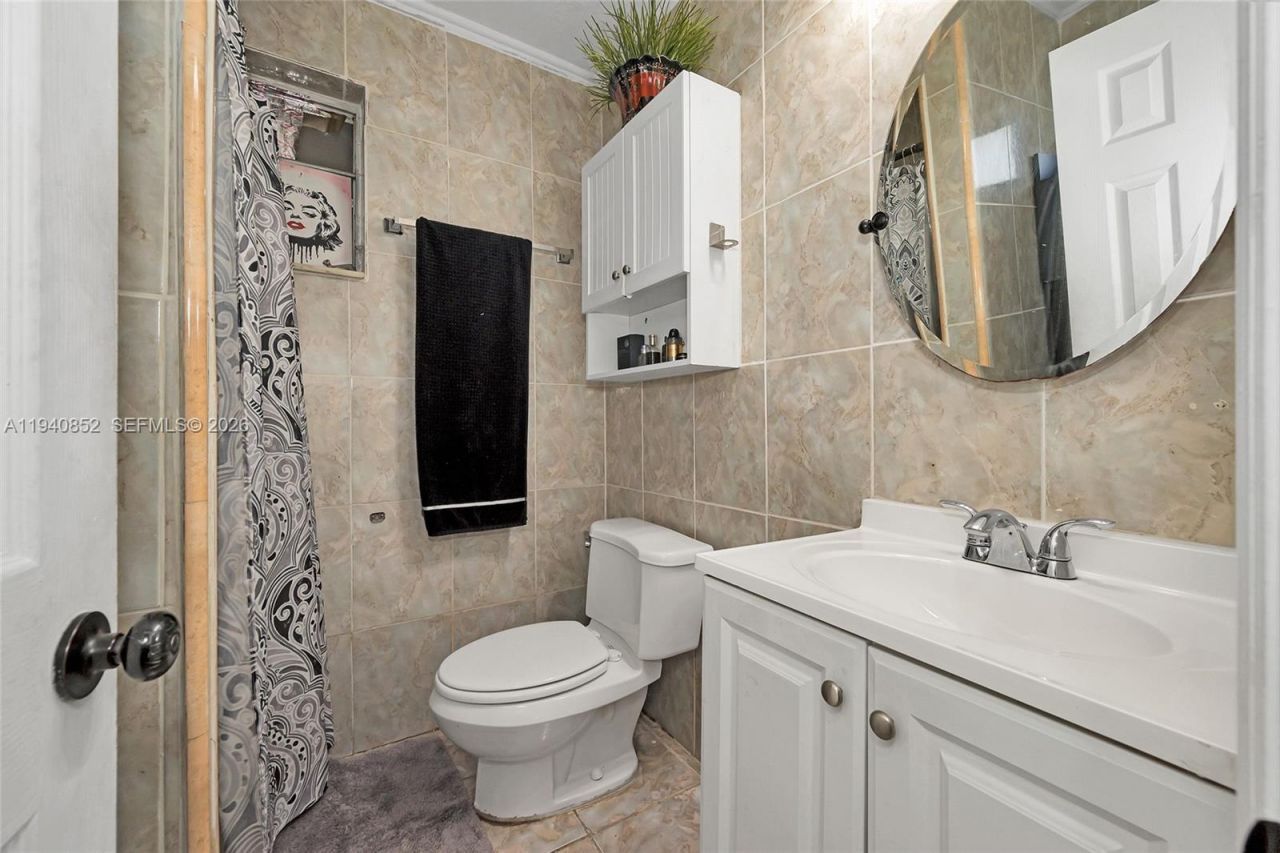 1401 NW 44th St, Miami, FL 33142 Photo