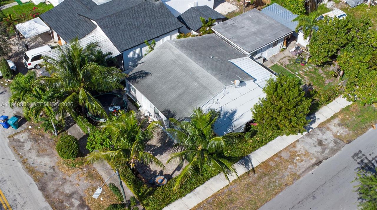 1401 NW 44th St, Miami, FL 33142 Photo
