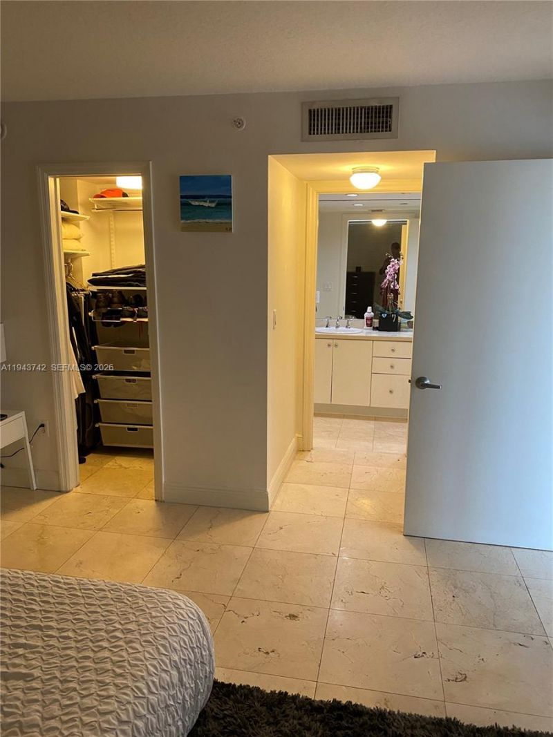 6917 Collins Ave, Unit 426, Miami Beach, FL 33141 Photo