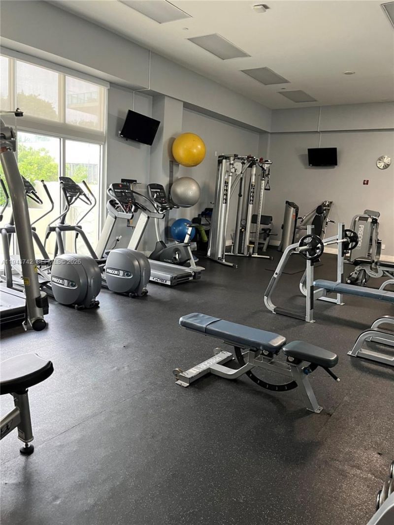 6917 Collins Ave, Unit 426, Miami Beach, FL 33141 Photo