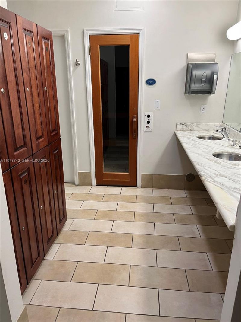 6917 Collins Ave, Unit 426, Miami Beach, FL 33141 Photo