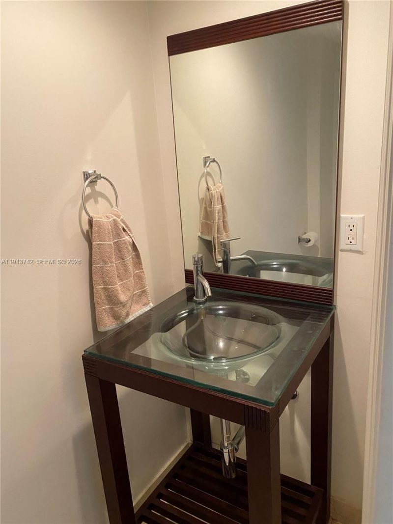 6917 Collins Ave, Unit 426, Miami Beach, FL 33141 Photo