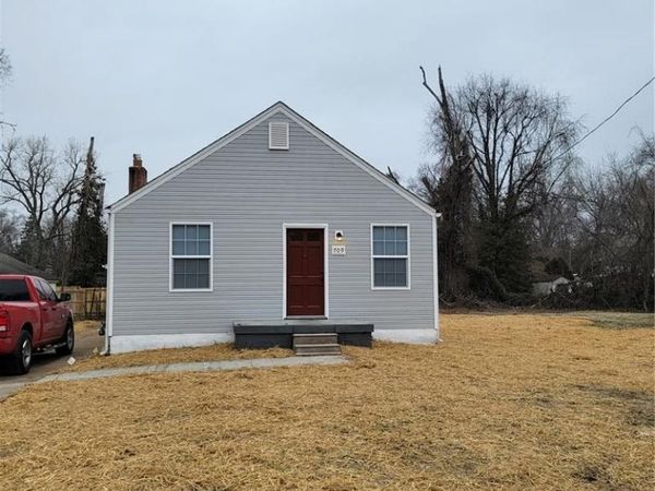 709 Suburban Avenue, Ferguson, MO 63135