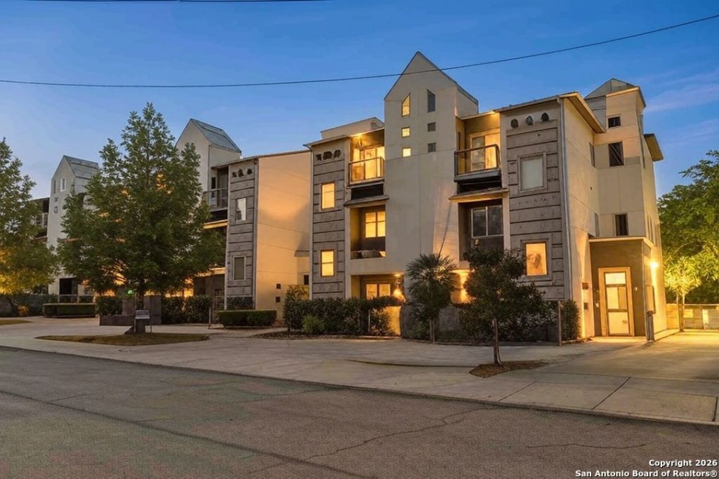 215 Annie St, Unit E, Olmos Park, TX 78212 Main Photo