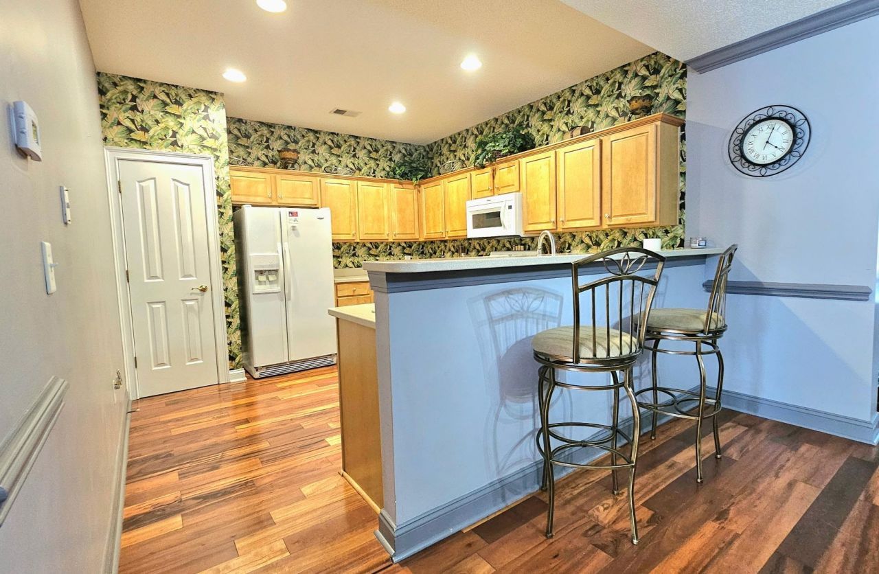 2450 Marsh Glen Dr. Photo 11