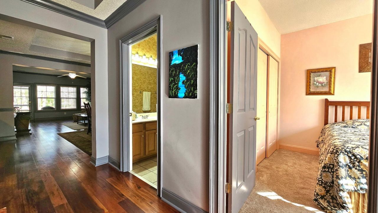 2450 Marsh Glen Dr. Photo 6