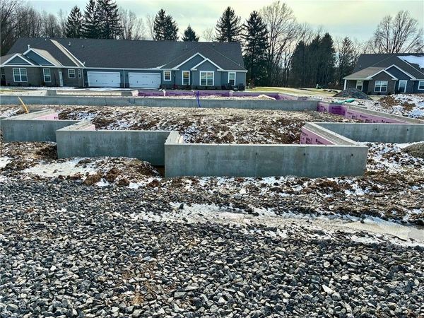 138 Independence Drive, Unit 105C, Cabot, PA 16023