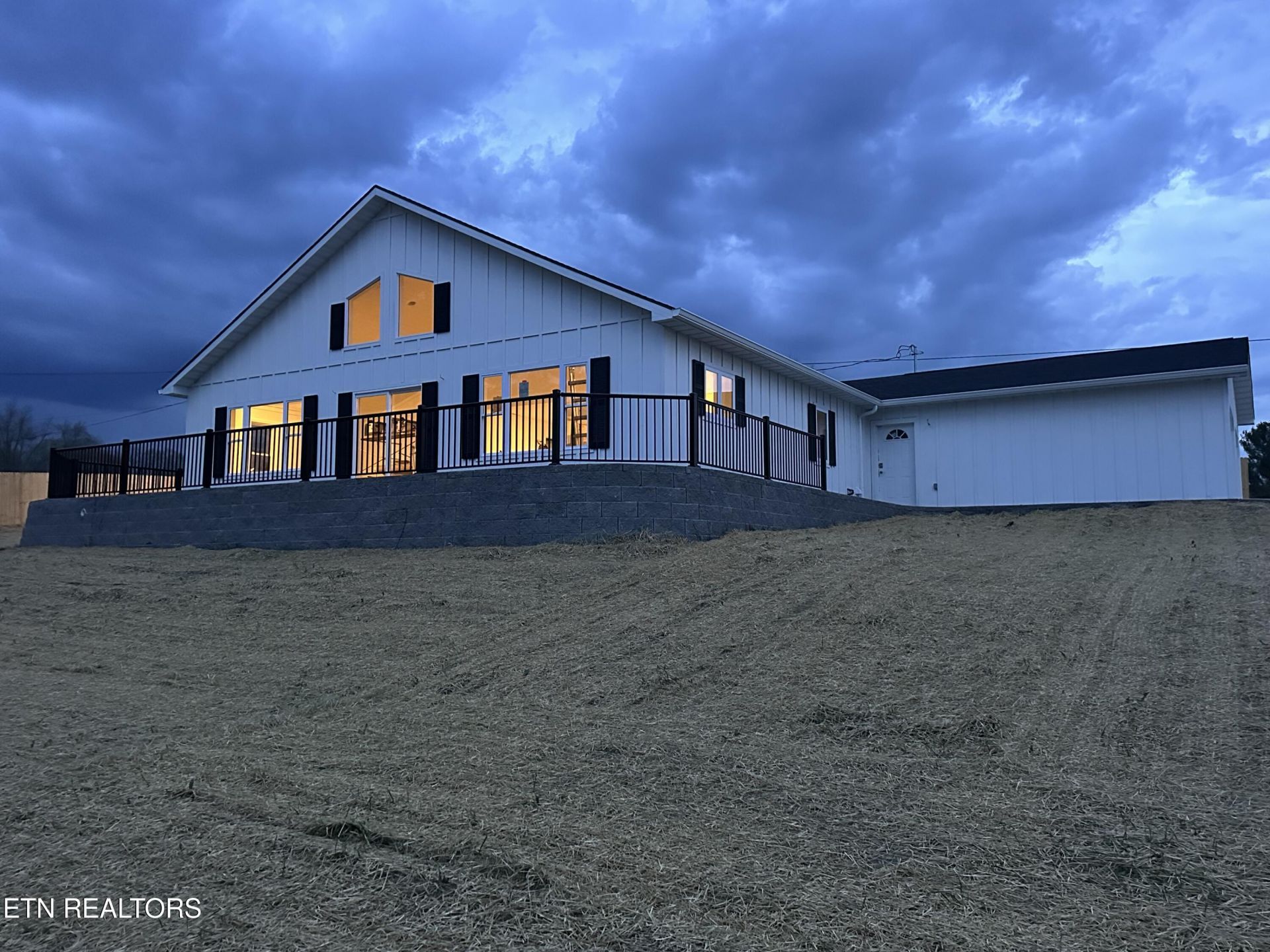 137 Sadie Lane, Ewing, VA 24248 Main Photo