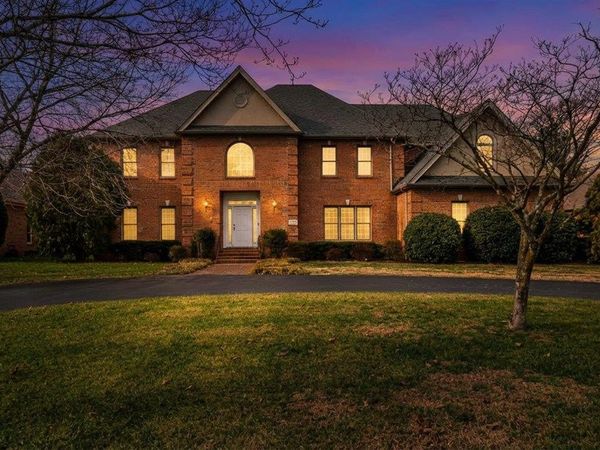 929 Kensington Way, Bowling Green, KY 42103