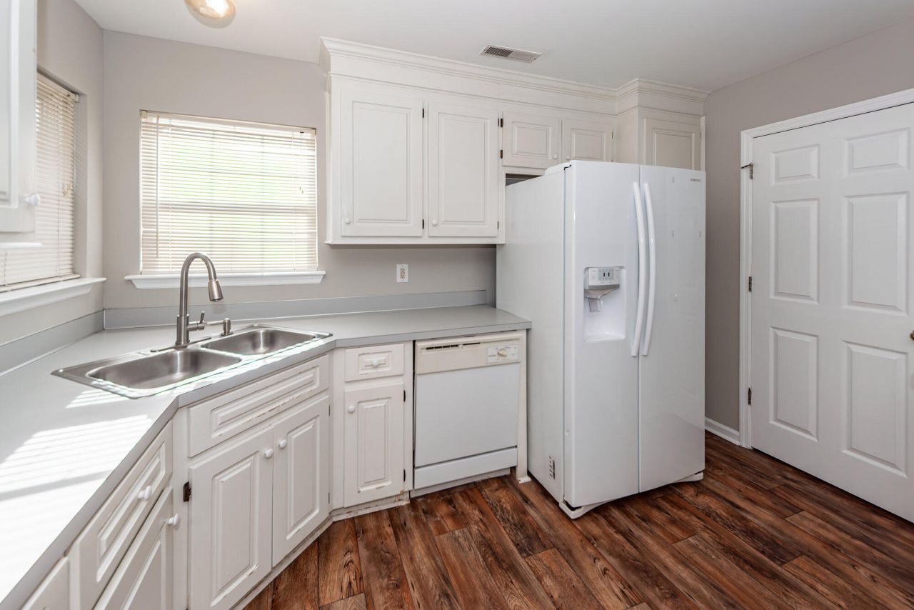 106 Journeys End Lane Photo 11