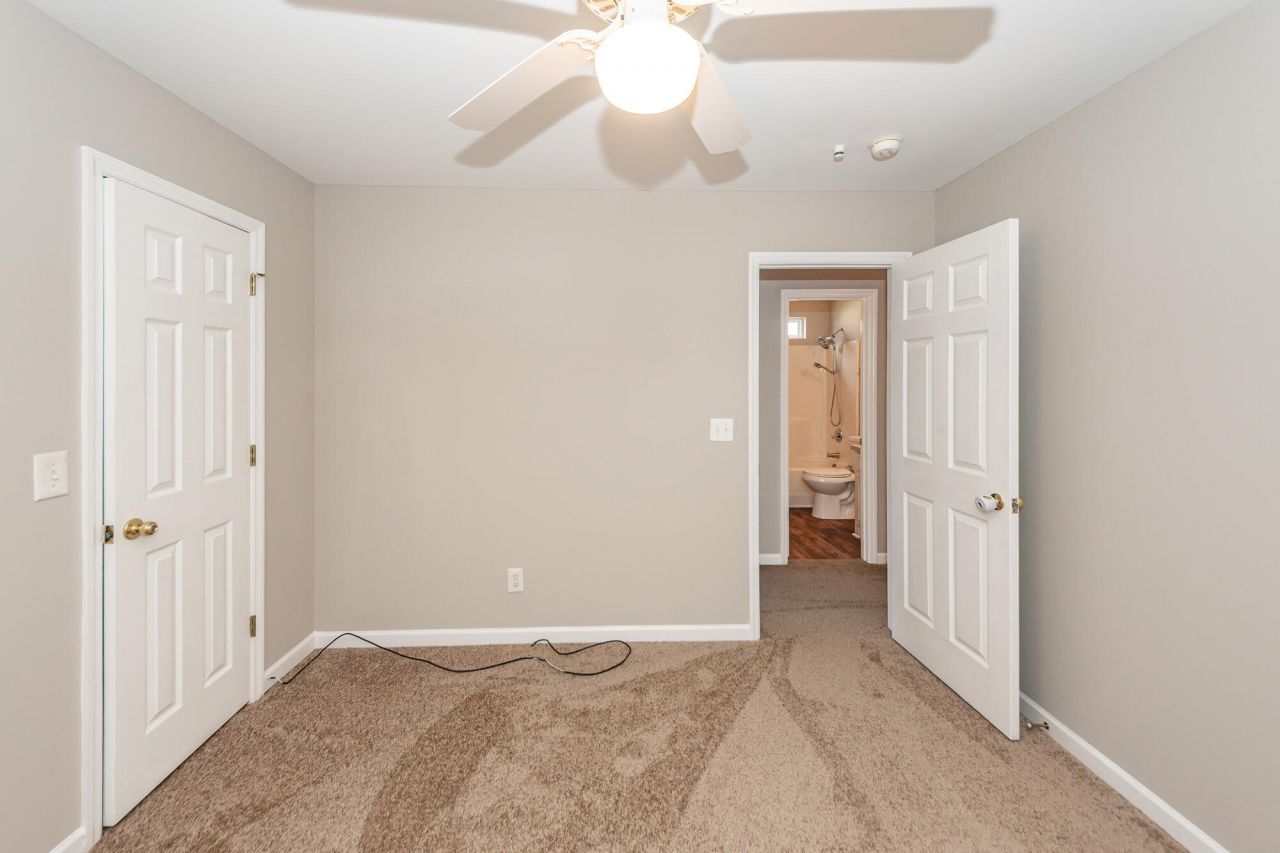 106 Journeys End Lane Photo 26