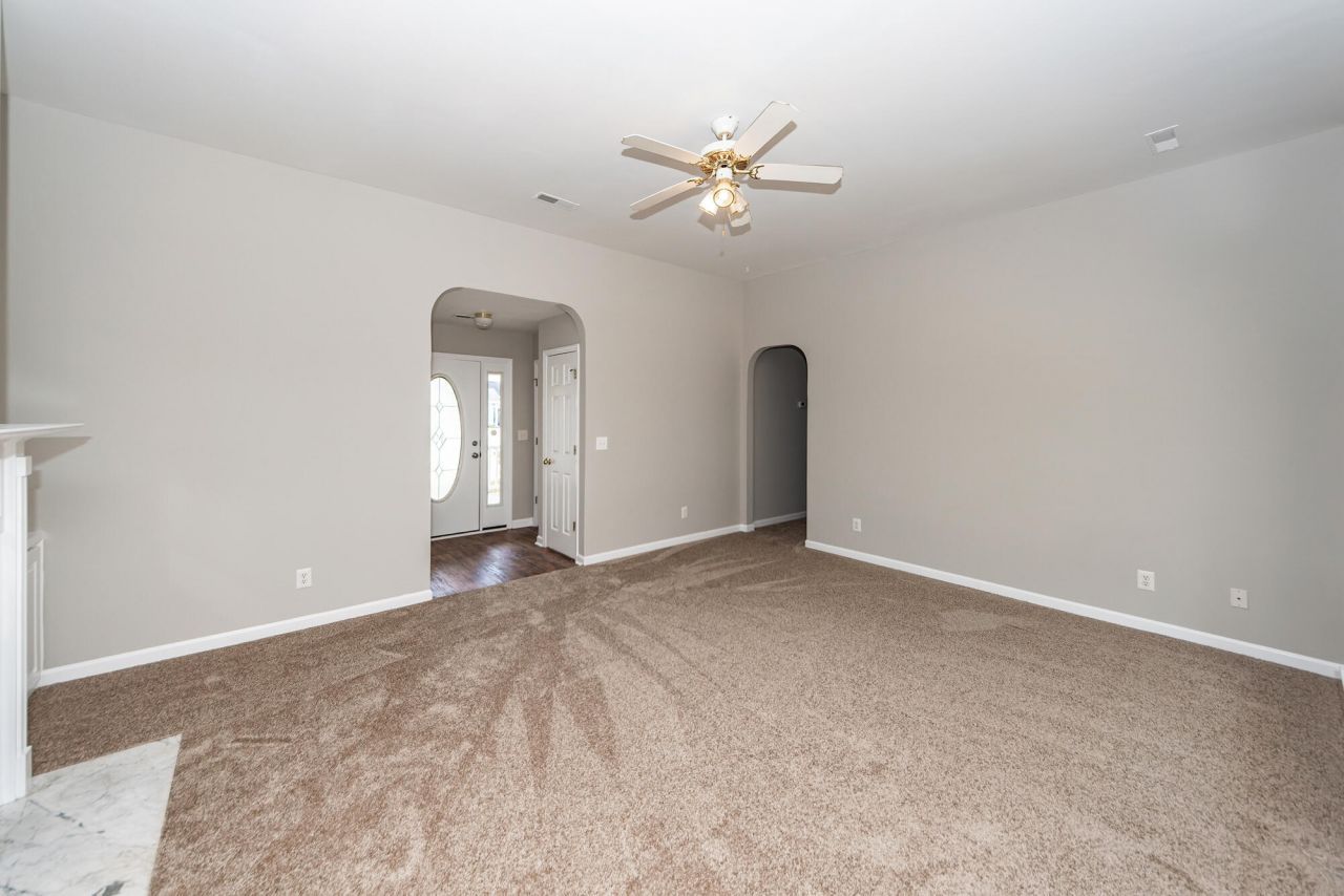 106 Journeys End Lane Photo 7