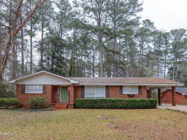 735 Forest Park Circle, Philadelphia, MS 39350