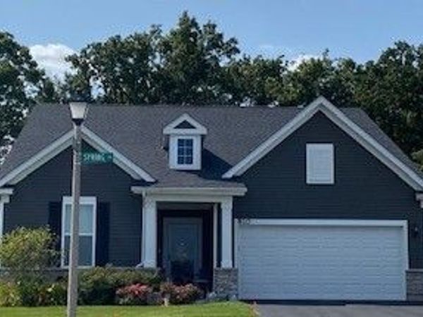 2798 Spring Circle South, Lindenhurst, IL 60046