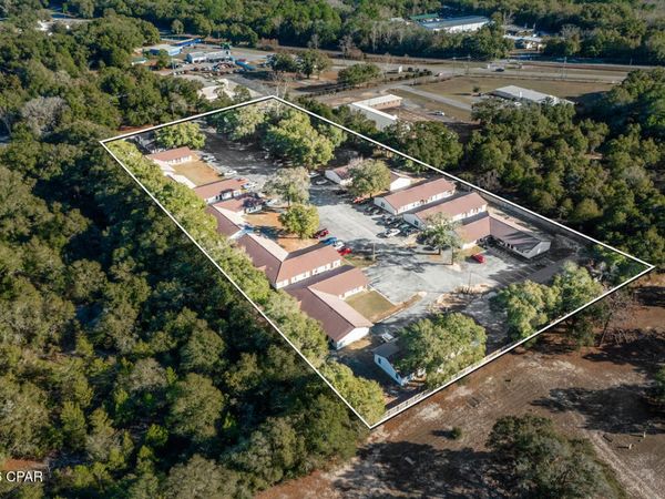 125 N Davis Lane , Defuniak Springs, FL 32433