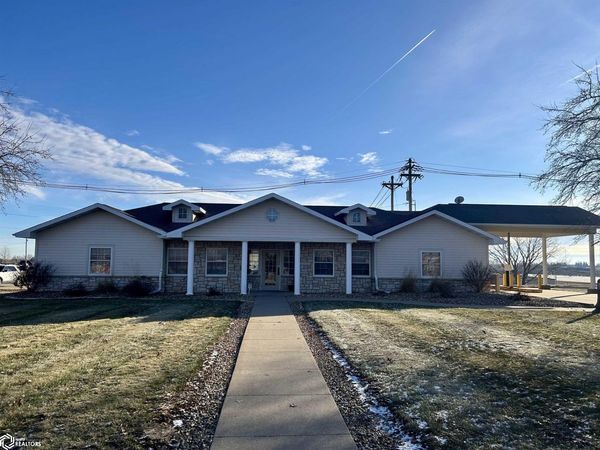 110 W Southridge, Marshalltown, IA 50158