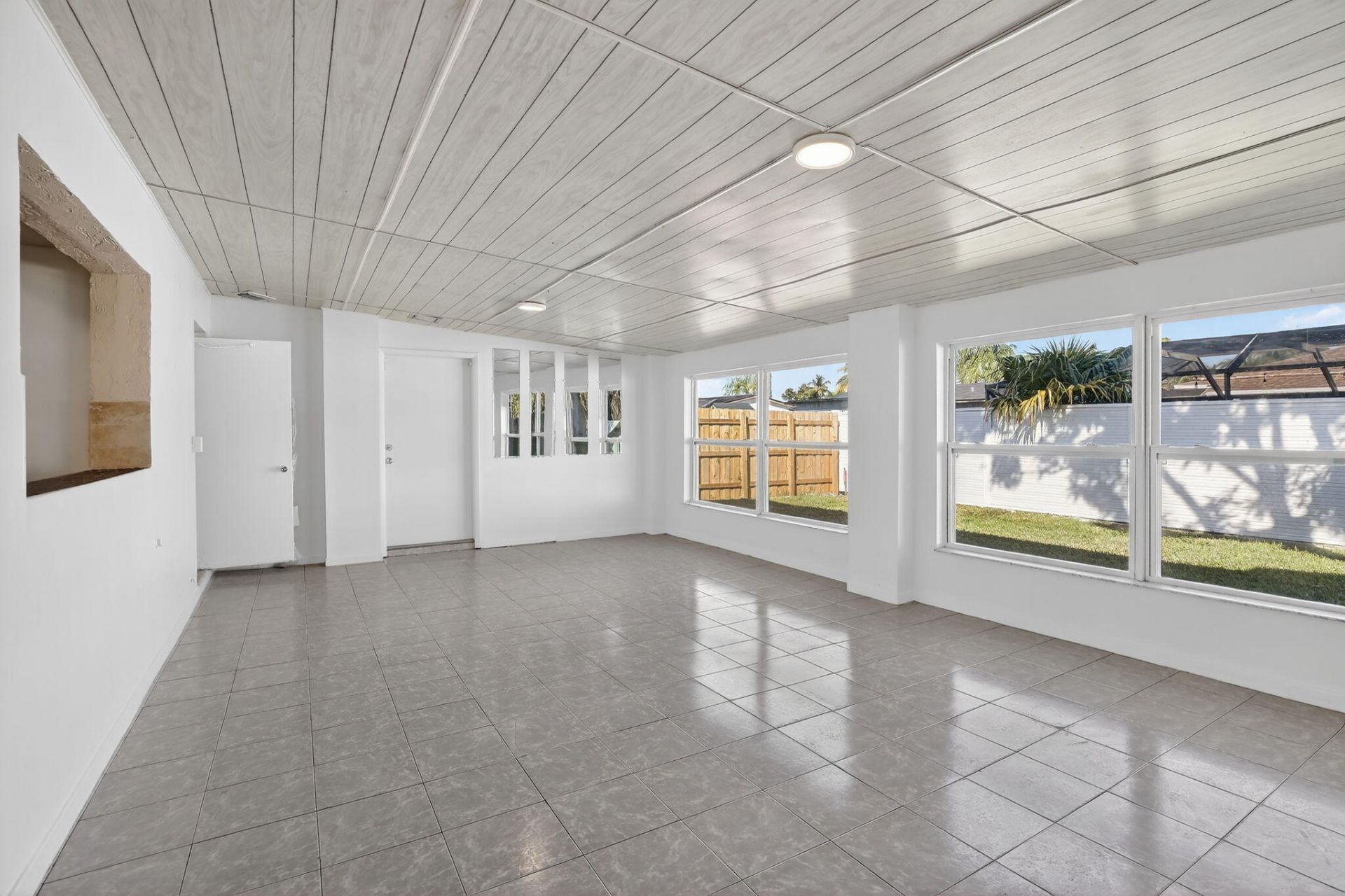 8961 NW 21st Street, Pembroke Pines, FL 33024 Photo