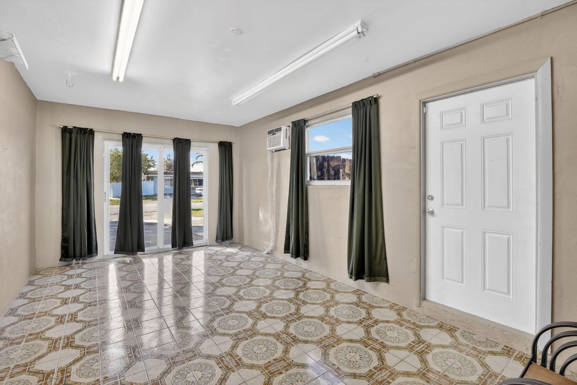 8961 NW 21st Street, Pembroke Pines, FL 33024 Photo