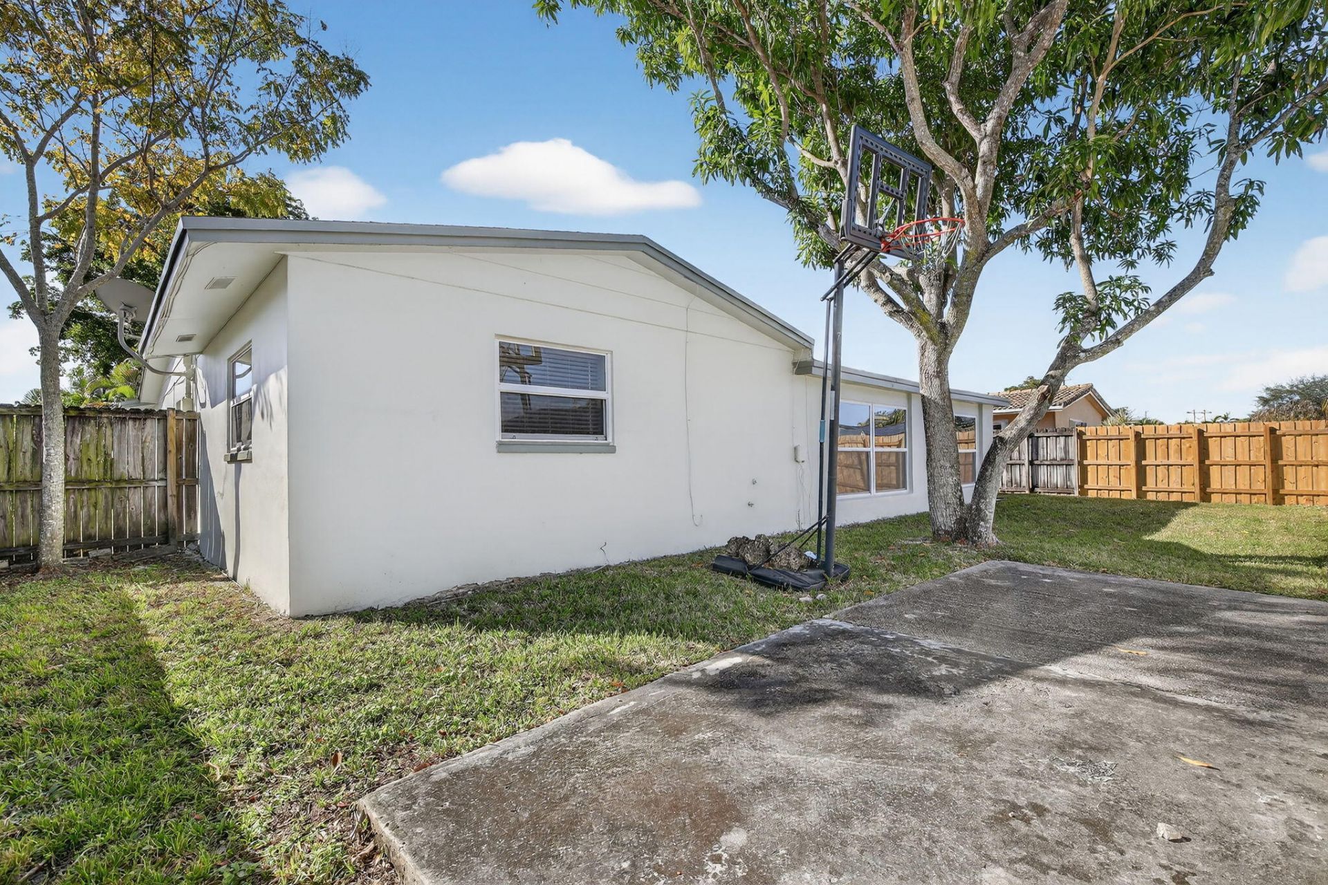 8961 NW 21st Street, Pembroke Pines, FL 33024 Photo