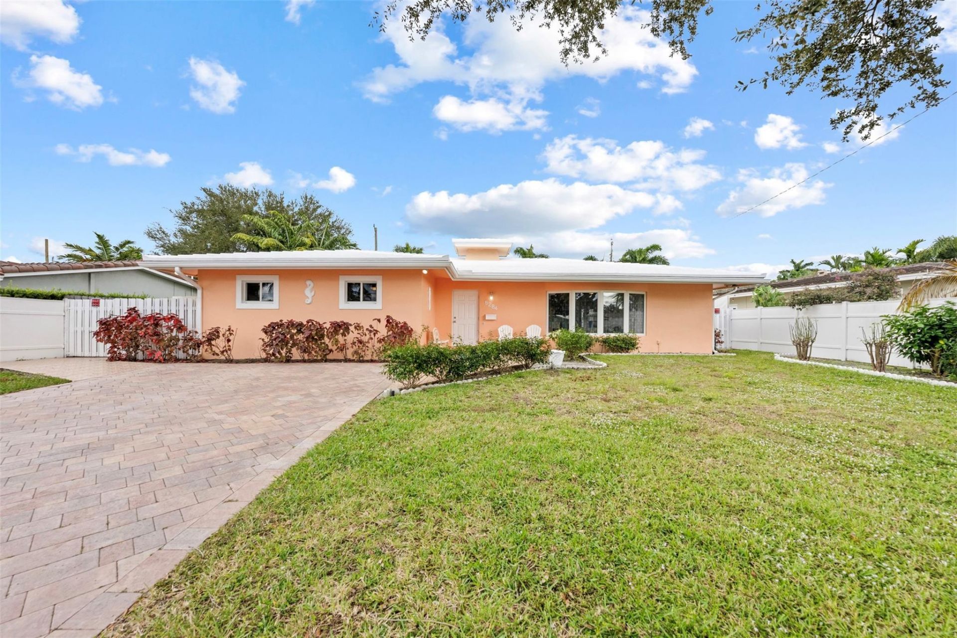 5284 NE 18th Terrace, Fort Lauderdale, FL 33308 Photo