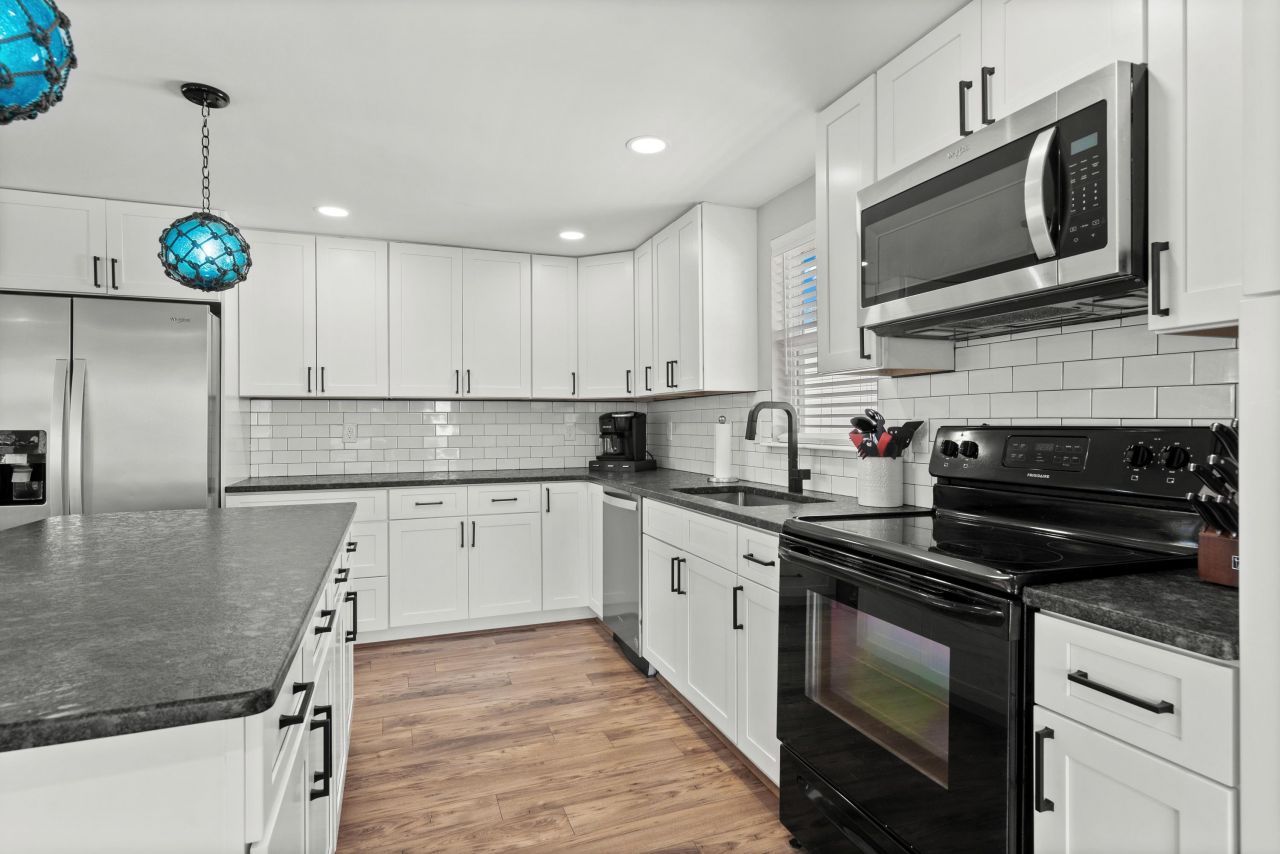 2118 Lark Dr. Photo 16