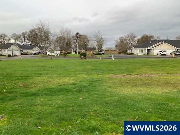 62 South Place Wy, Lebanon, OR 97355