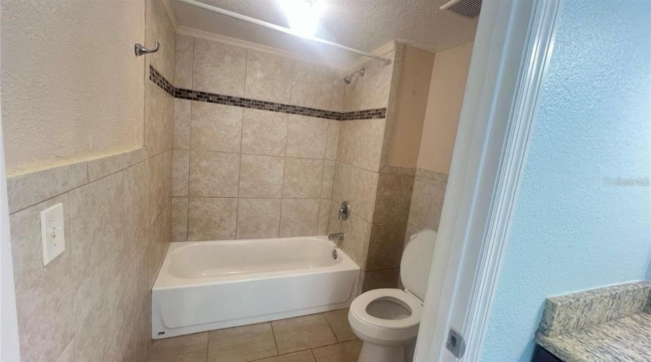 13941 Fairway Island Dr Drive, Unit 713, Orlando, FL 32837 Photo