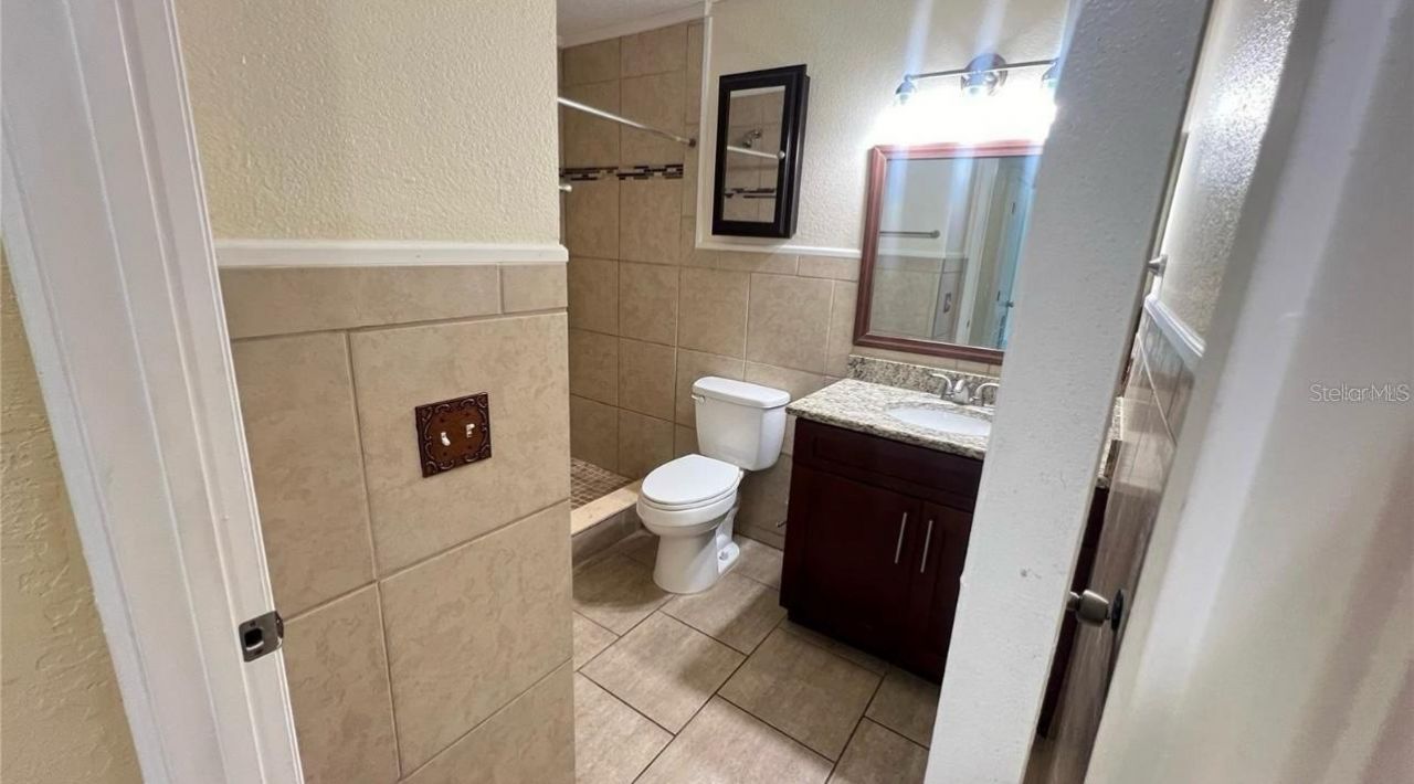 13941 Fairway Island Dr Drive, Unit 713, Orlando, FL 32837 Photo