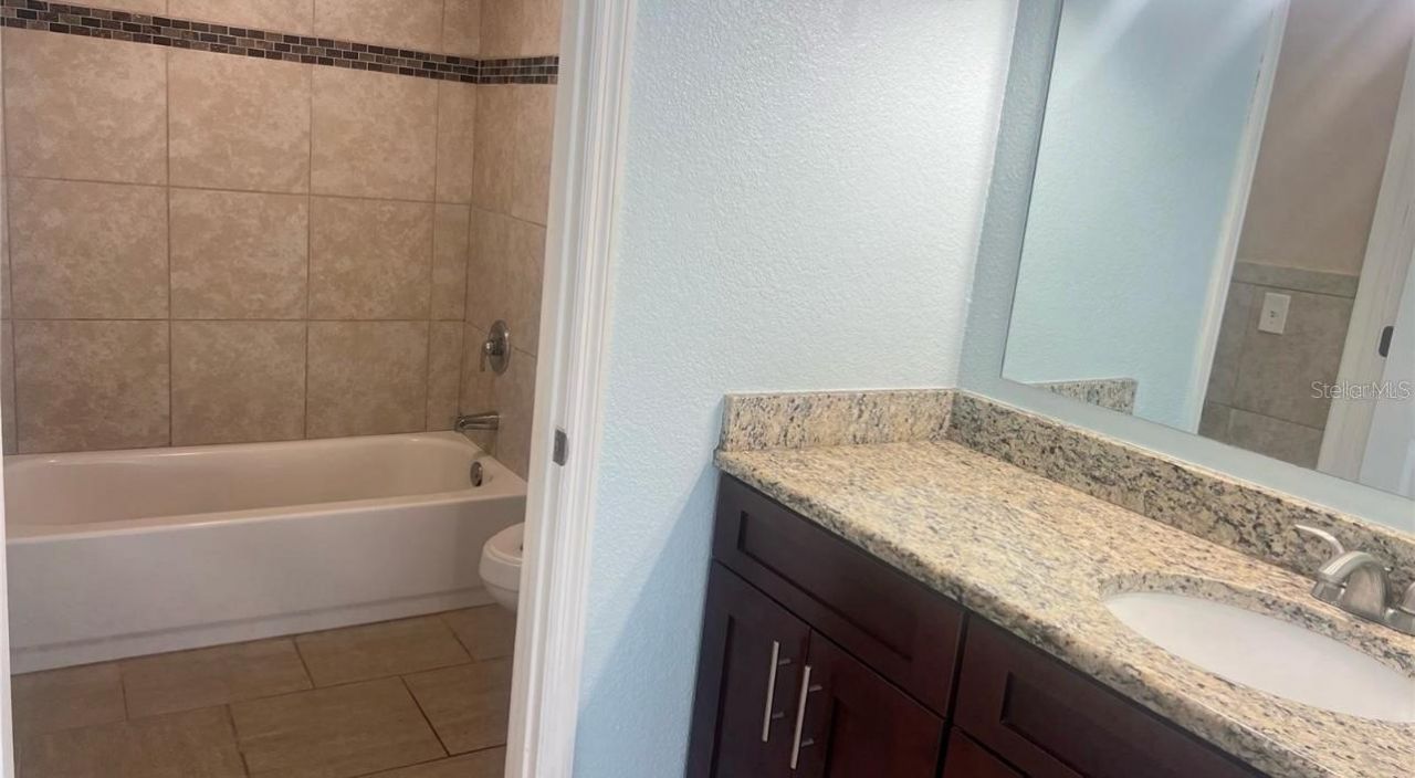 13941 Fairway Island Dr Drive, Unit 713, Orlando, FL 32837 Photo