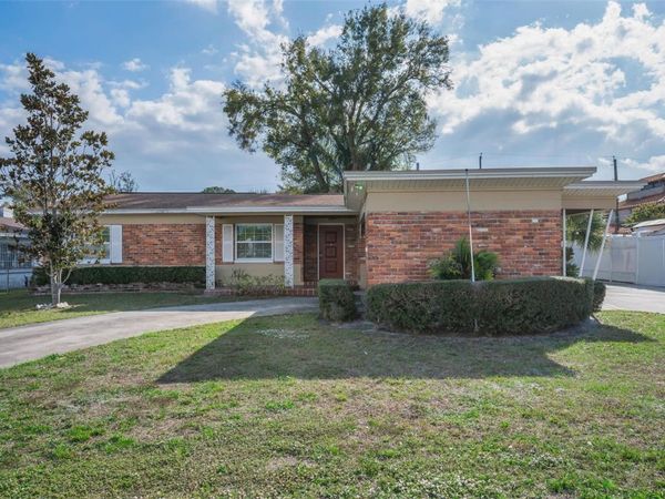 2122 W ERNA DRIVE, TAMPA, FL 33603