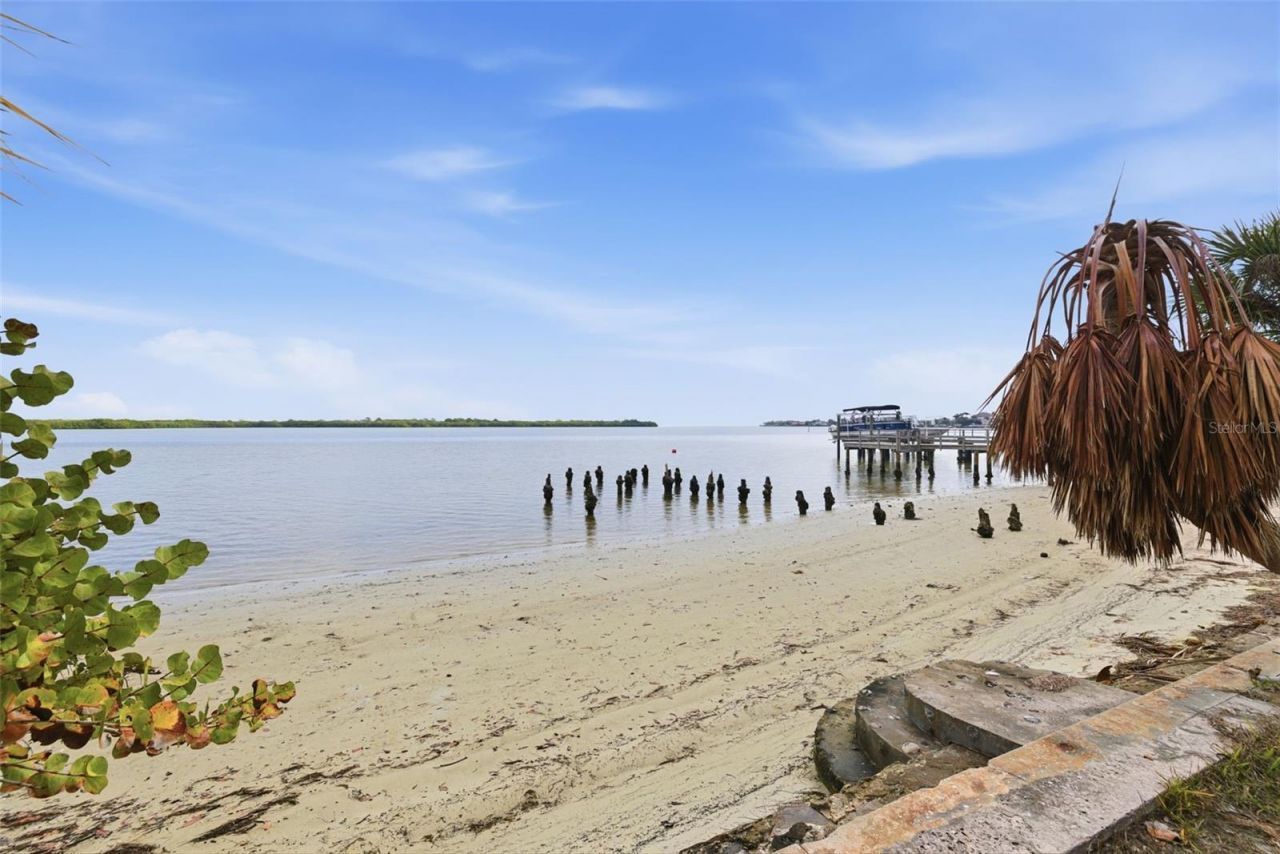 6043 Bayou Grande Boulevard Ne, Saint Petersburg, FL 33703 Photo