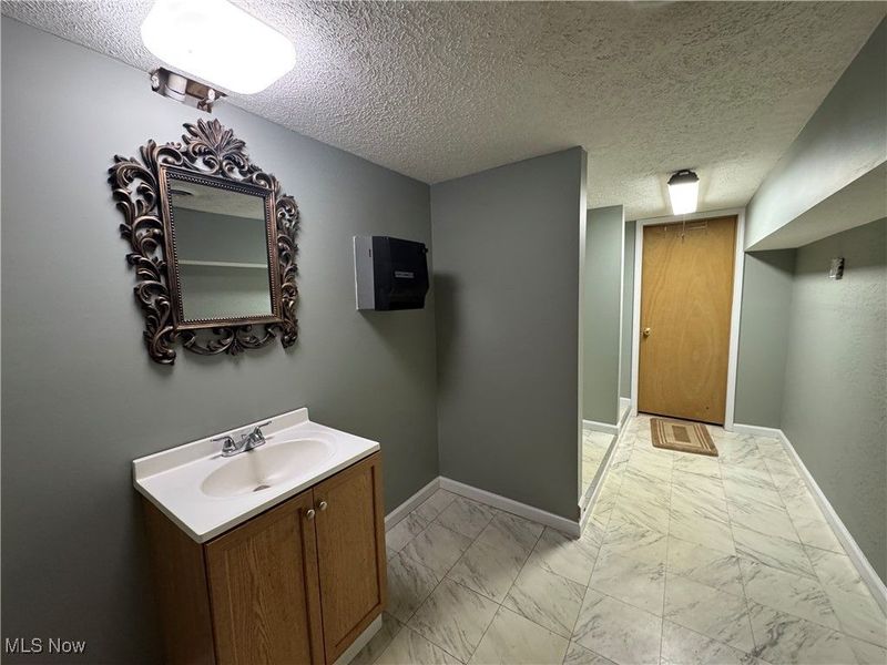 4501 Hills and Dales Road NW, Unit G Loft, Canton, OH 44708 Photo 5