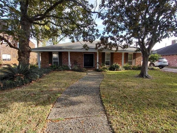 8805 HERMITAGE Place, River Ridge, LA 70123