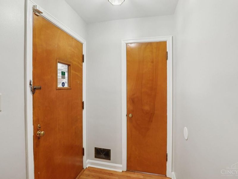 7873 Bobolink Drive, Cincinnati, OH 45224 Photo 4