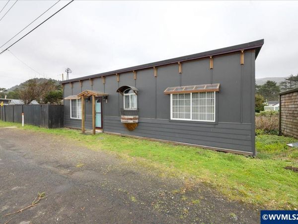 1940 Highway 101, Rockaway Beach, OR 97136