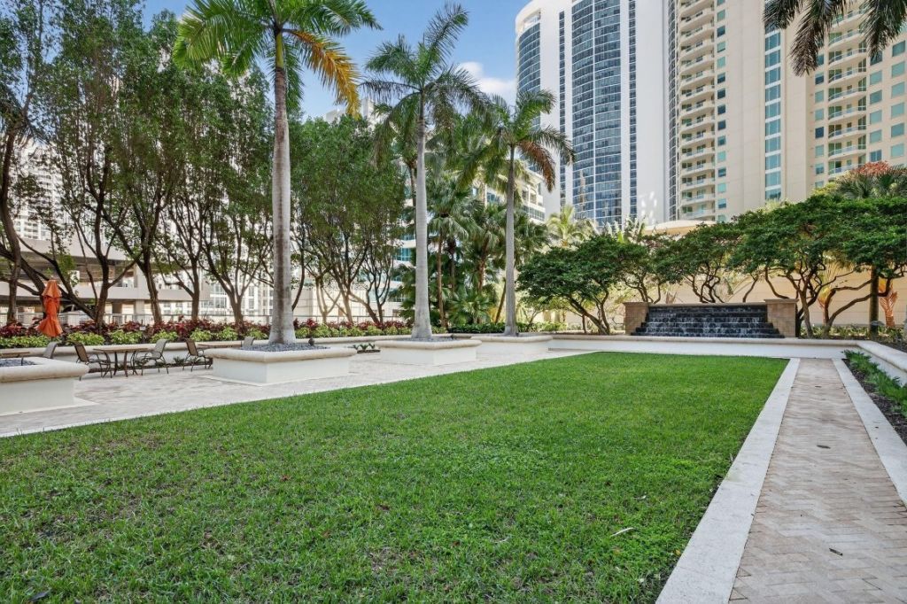 347 N New River Drive, Unit PH 6, Fort Lauderdale, FL 33301 Photo